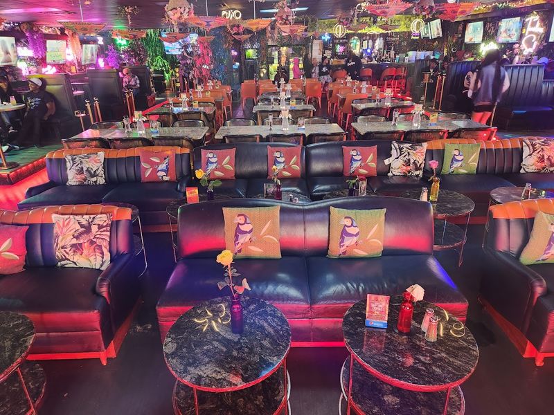 Seating Options And Reservation Tips