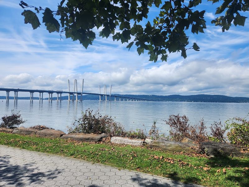 Scenic Hudson RiverWalk Park At Tarrytown