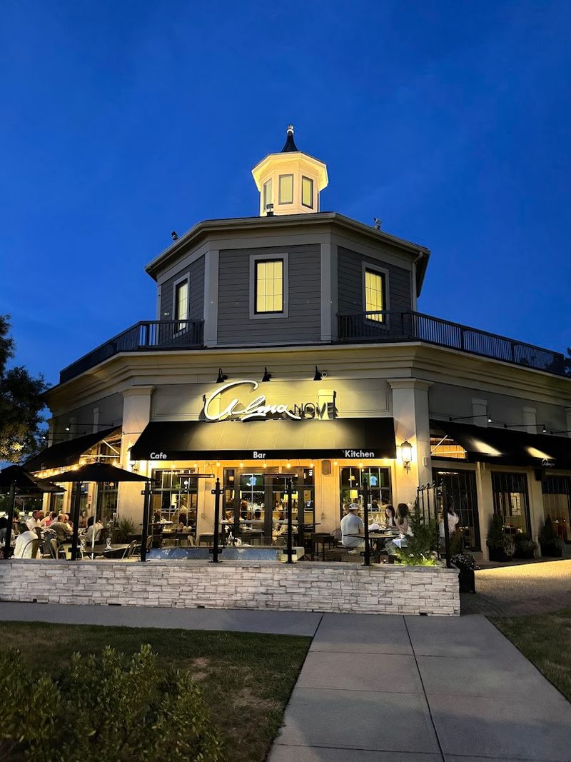 Alma Nove, Hingham