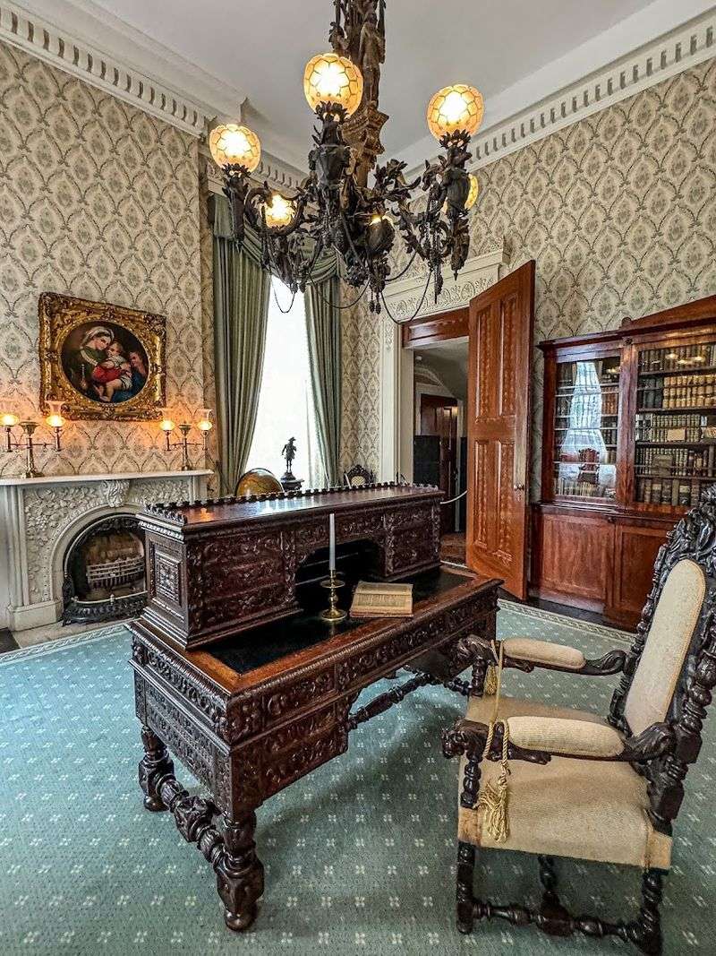 The Guided Tour That Actually Teaches You Something