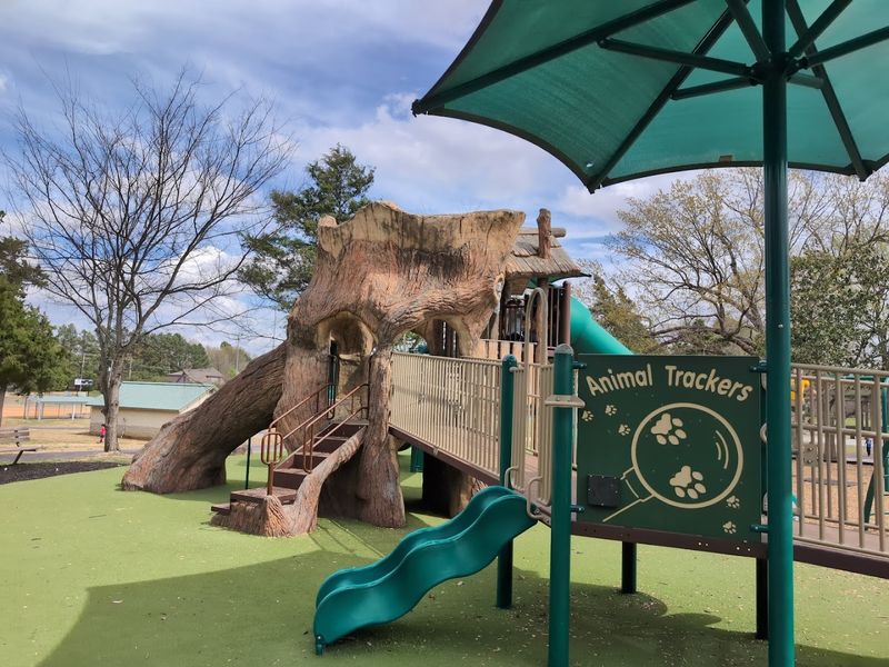 Everybody's Tree House, Germantown