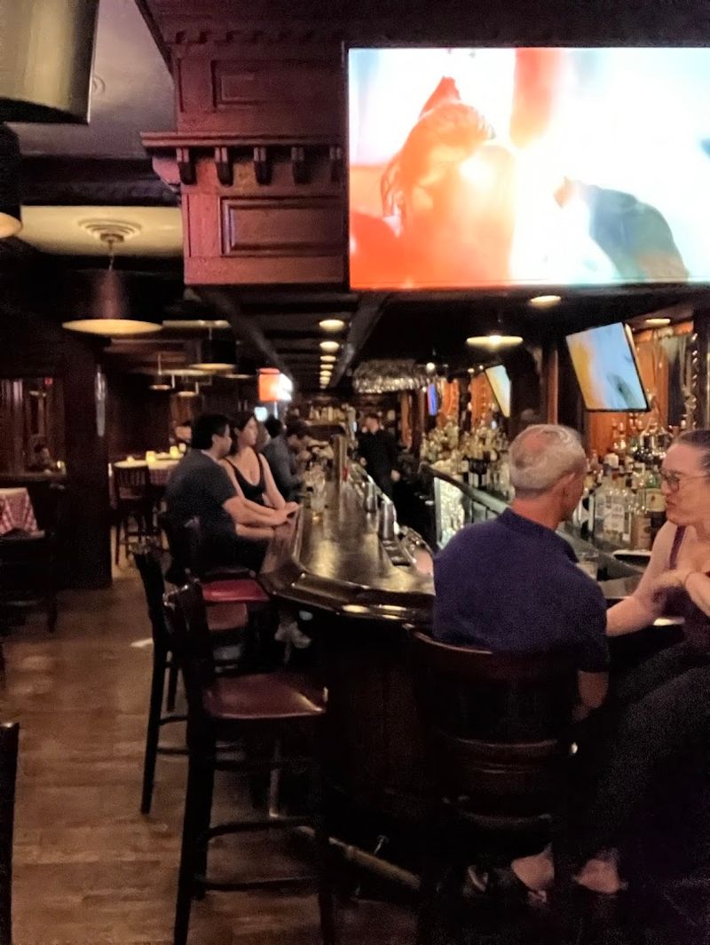 D.J. Reynolds Pub