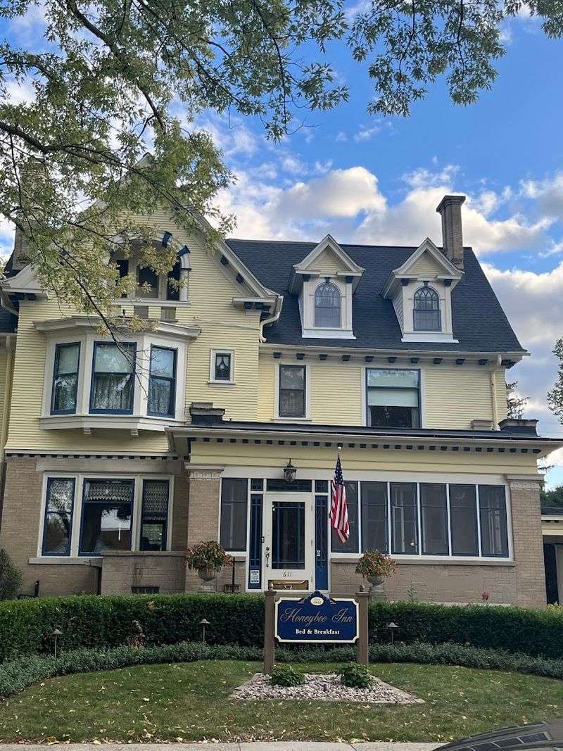 Honeybee Inn Bed And Breakfast, Horicon