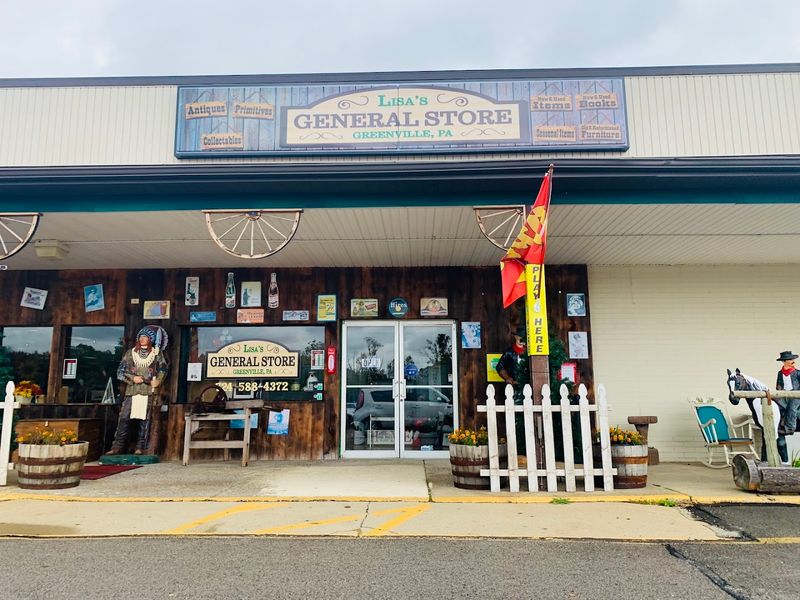 Lisa's General Store Indoor Flea Market