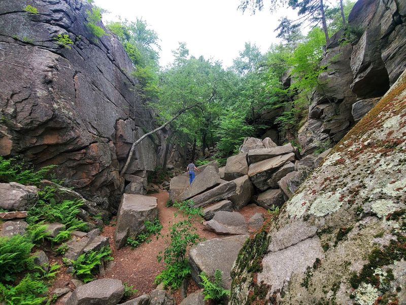 Purgatory Chasm, Sutton