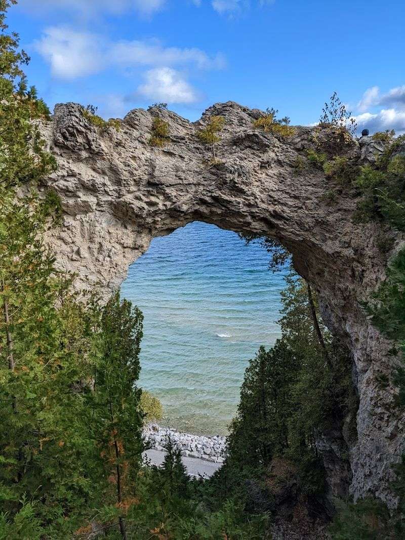 Natural Scenery And Wildlife Watching