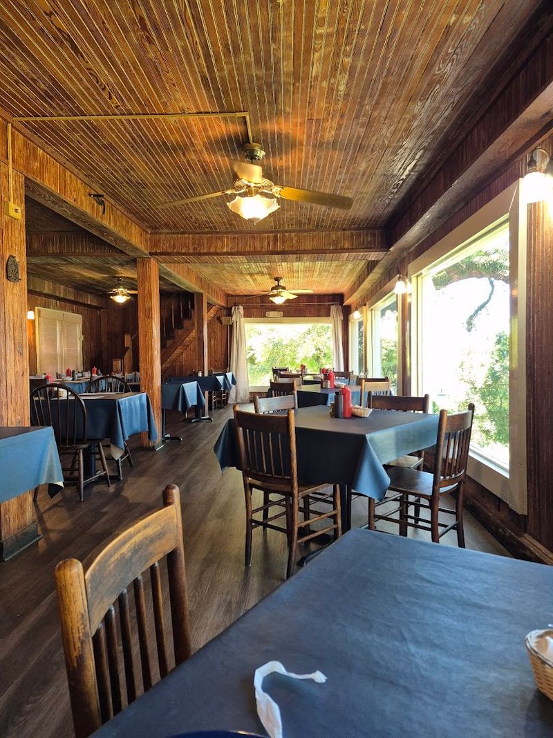 Aunt Jenny's Catfish Restaurant