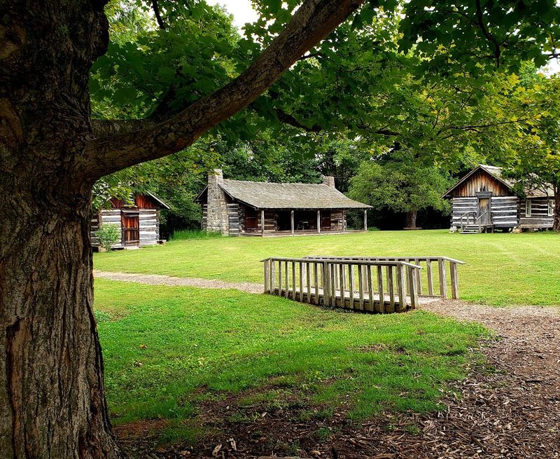 Historic Log Cabins That Bring Early Tennessee Living Into Focus
