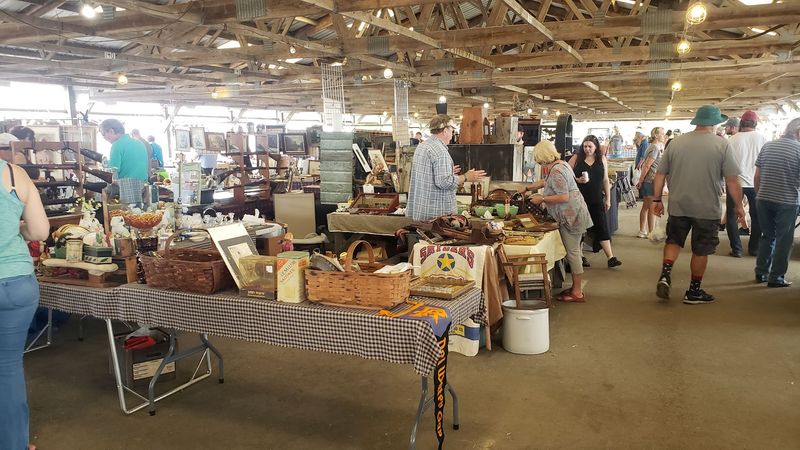 Renninger's Antique And Farmers' Market