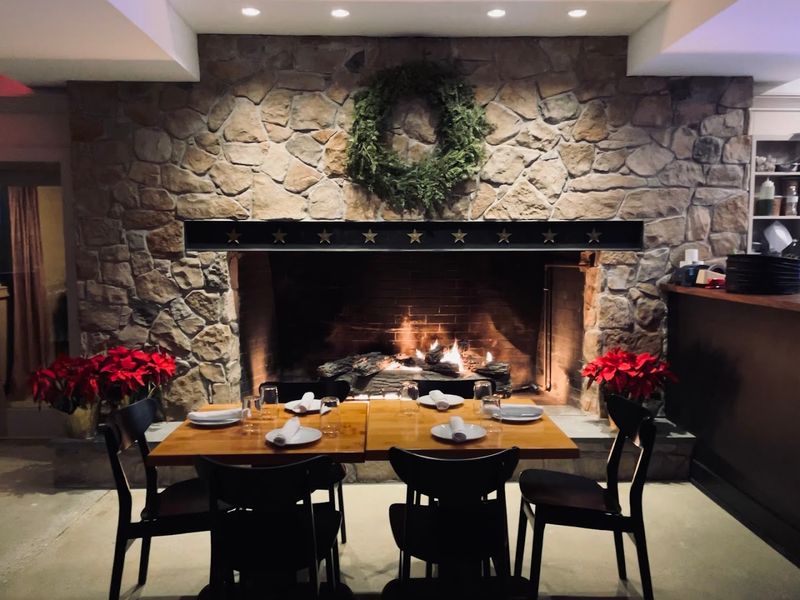 Ambiance And Decor Enhancing Experience