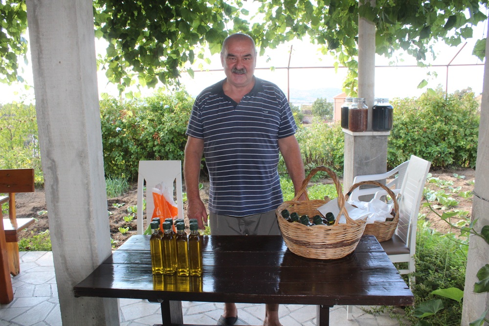 Croatian olive oil producer in 2021 (Andy Yemma photo)
