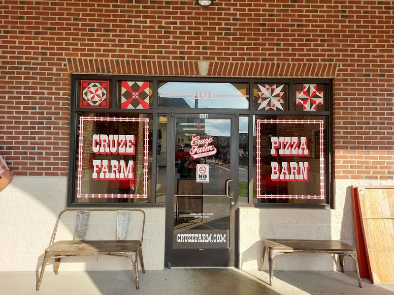 Cruze Farm Pizza Barn, Knoxville