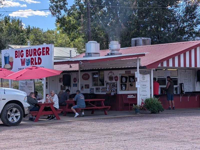 Why This Classic Burger Stop Is Worth The Drive