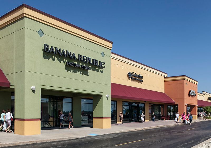 Johnson Creek Premium Outlets, Johnson Creek