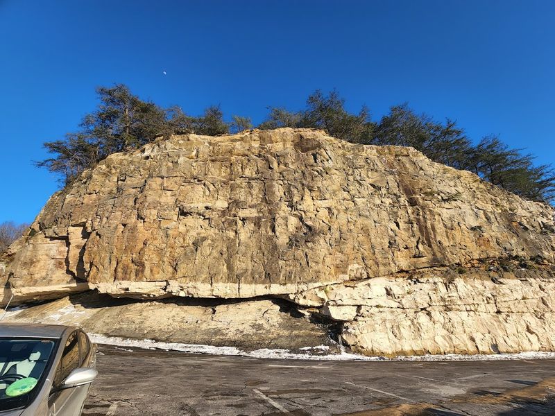 Sunset Rock, Sparta