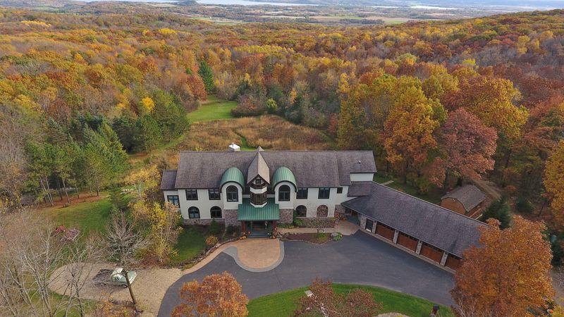 Inn At Wawanissee Point, Baraboo
