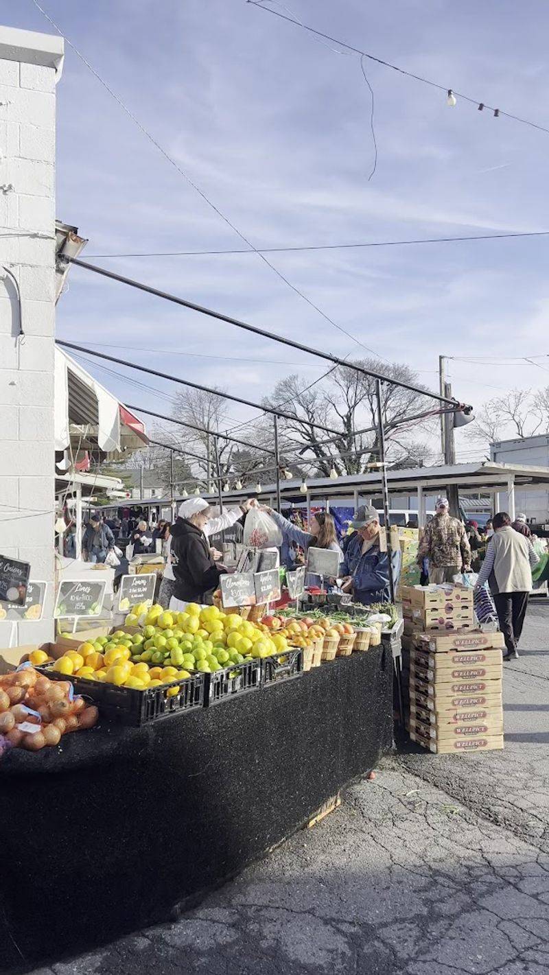 Root's Country Market