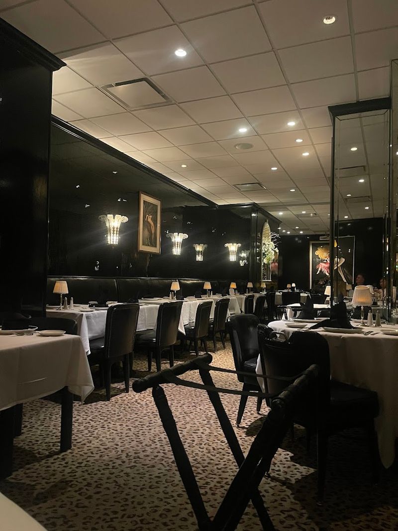 A Dining Room With Its Own Loyal Following