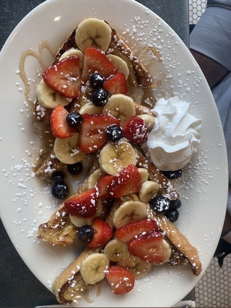 French Toast And Crepes That Stand Out On The Sweet Side
