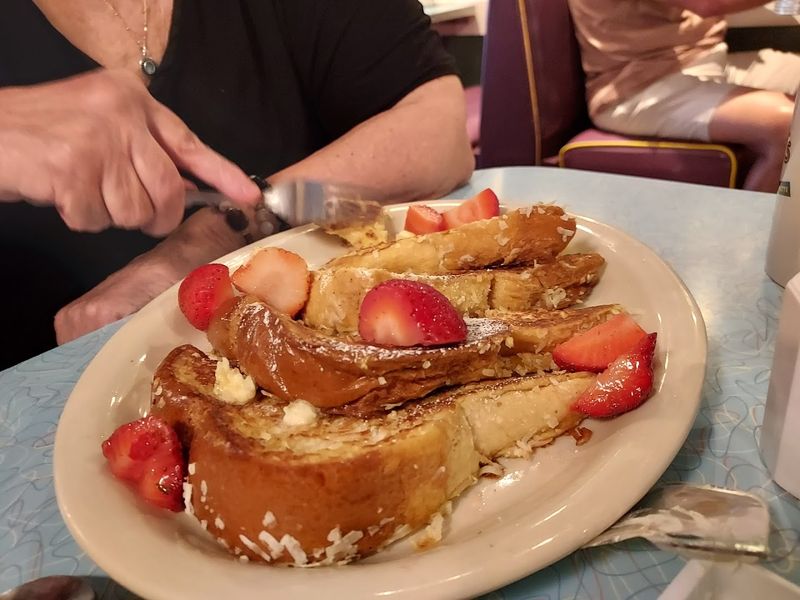 The Crunchy French Toast That Earns Its Own Fan Club