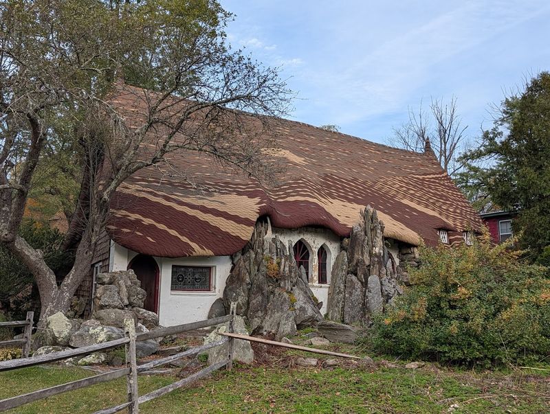 Santarella Gardens, Tyringham