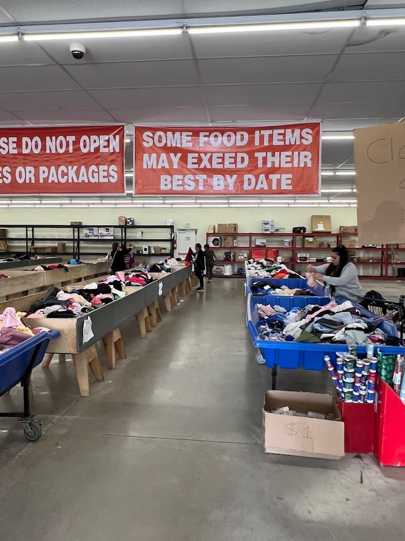 How To Shop Efficiently In High Traffic Stores