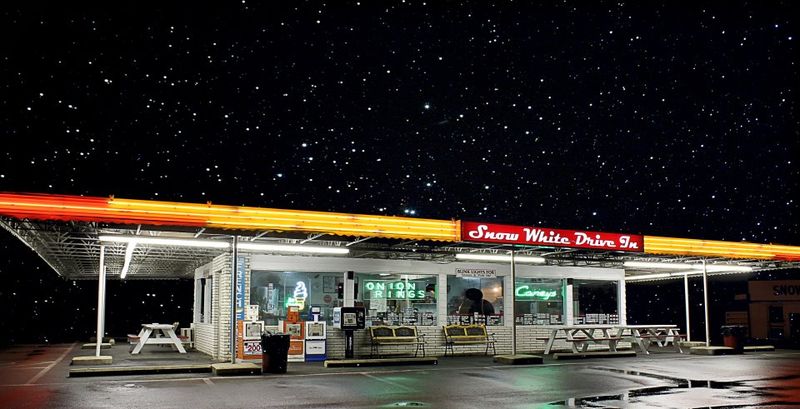 Snow White Drive-In, Lebanon