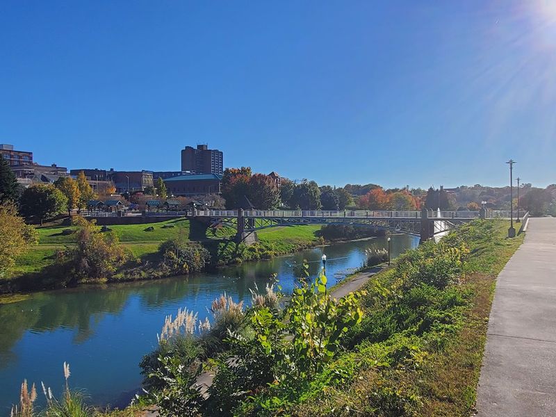 Proximity To Knoxville Adds Urban Access Without Urban Pressure
