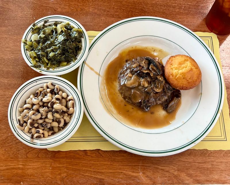 Blue Plate Lunch Specials: Southern Tradition On A Schedule