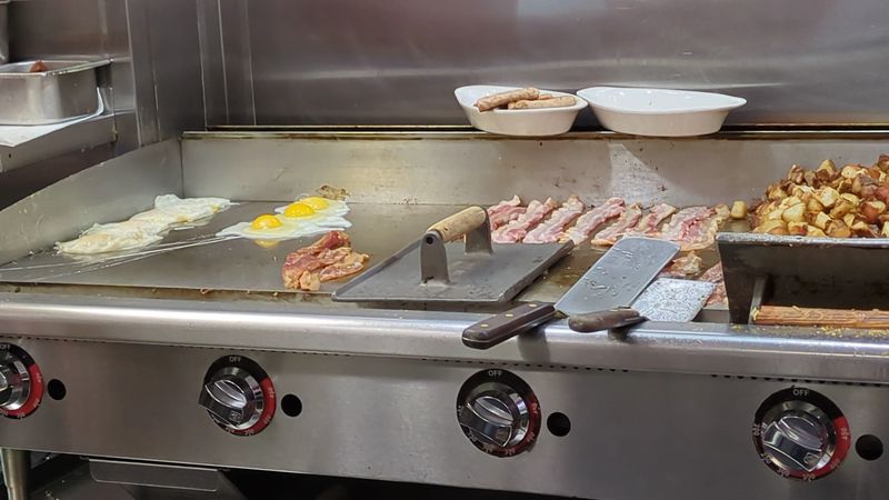 Omelets, Big Boys, And The Full Spread Of Hearty Options