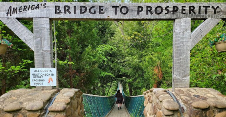 The Breathtaking Tennessee Bridge Walk You Need To Experience In 2026