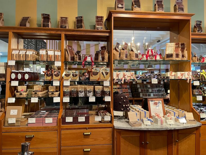 Gift Boxes And Take-Home Chocolate Options