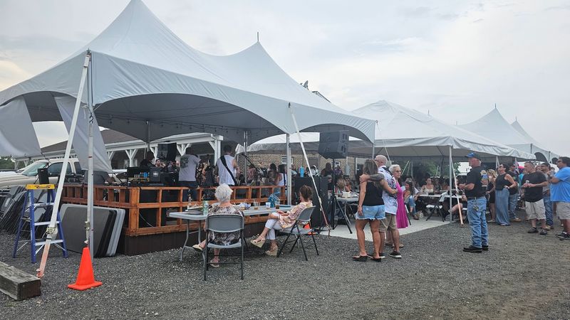 A Coastal Setting That Starts The Meal Right