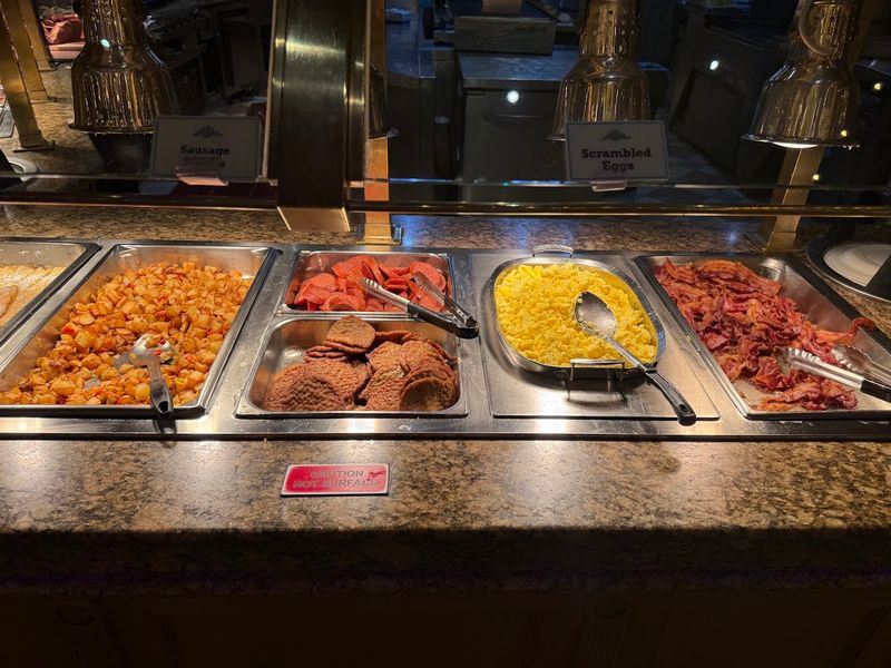 It Serves Brunch During The Week And Weekend