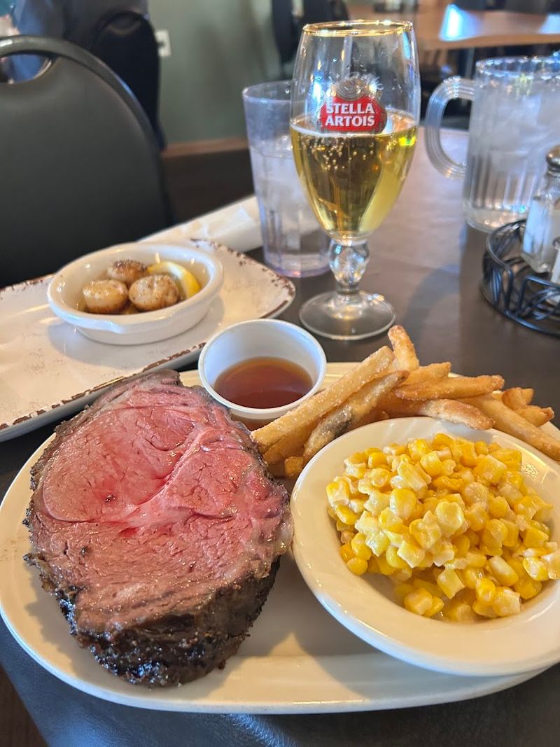 Country Comforts With Big City Tastes Is The Main Idea