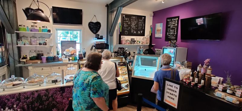 Le Café Adds A Sweet Stop To The Visit