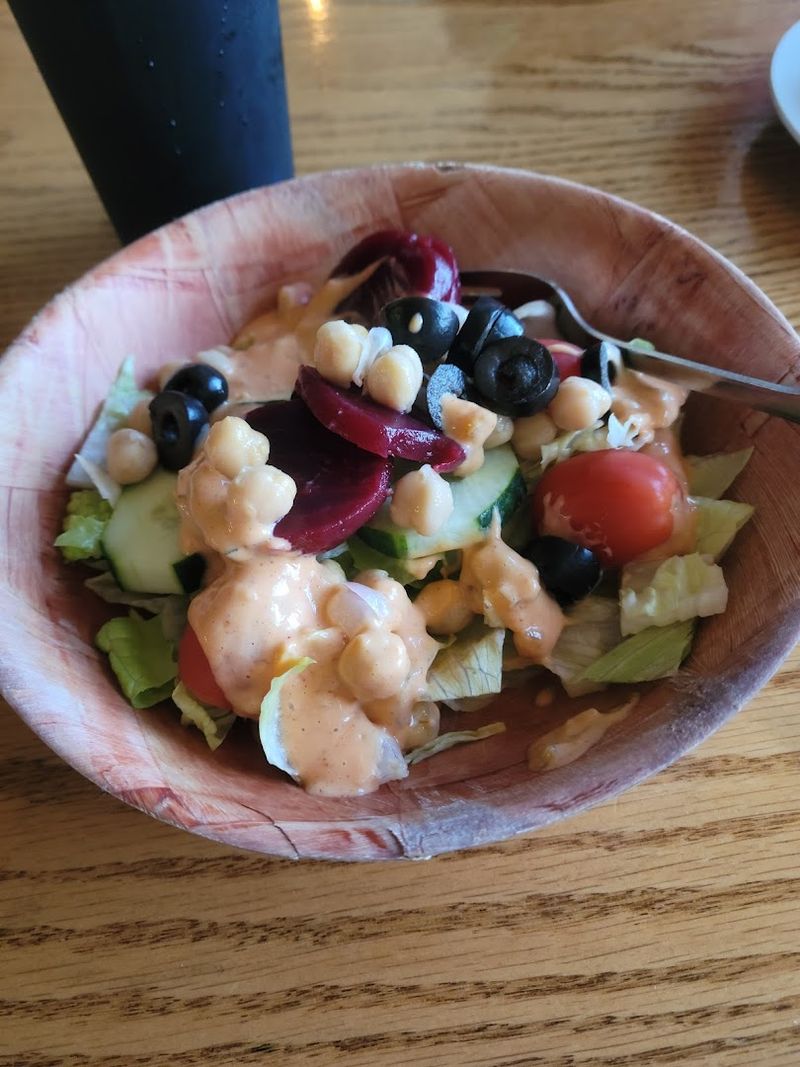 A Salad Bar That Actually Earns Its Place At The Table