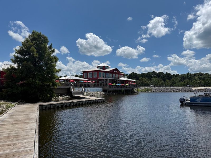 A Lakeside Meal With Built-In Magic