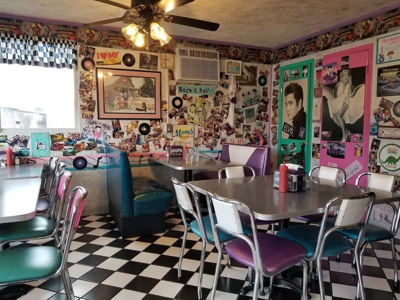 What Makes This Diner A Road Trip Destination Worth Planning Around