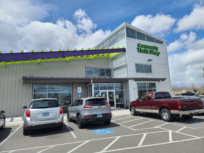 A Carson City Thrift Stop Made For Browsing