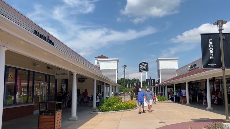 New England's Largest Outdoor Outlet Shopping Experience