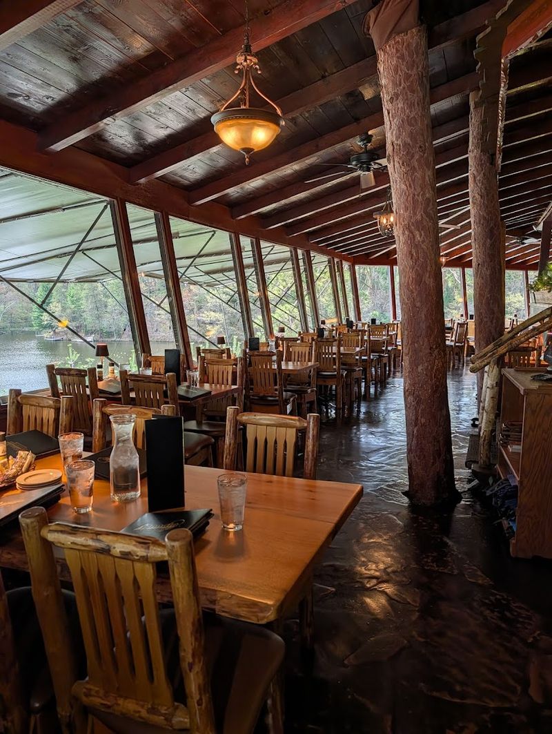 Seasonal Menus Highlighting Fresh Regional Produce