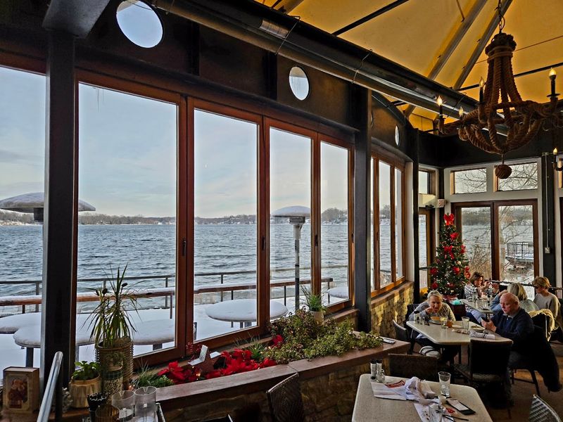 Service That Matches The Surroundings
