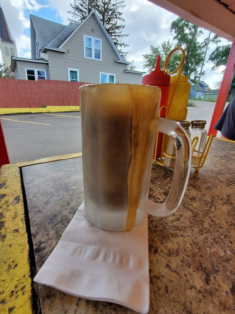 Homemade Root Beer Adds Old-School Charm