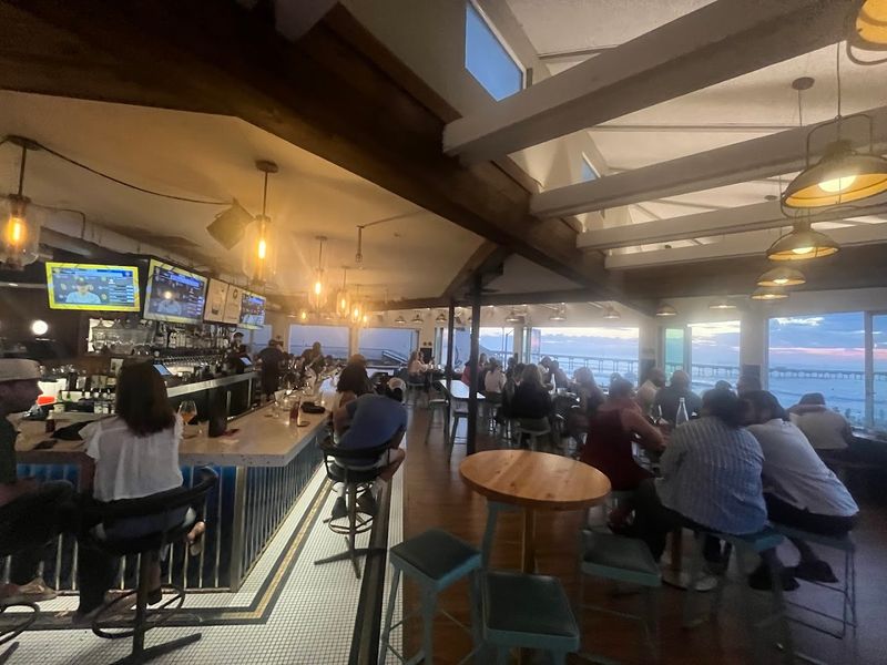 Wonderland Bar
