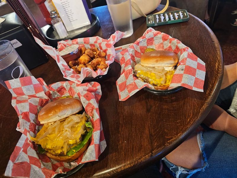 Sandy's Tavern