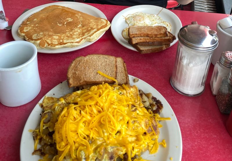 Big Breakfast Plates Keep People Coming Back