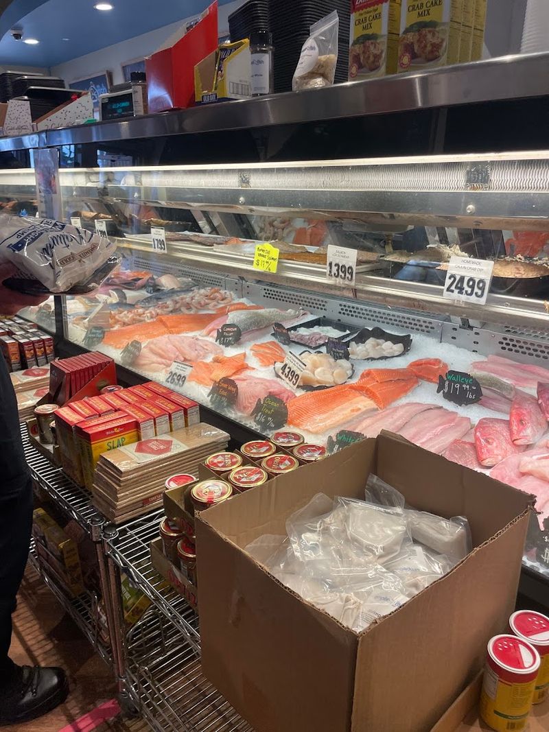 Why This Seafood Stop Is Worth The Trip