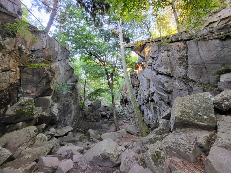 The Ancient Chasm That Geology Built Over 14,000 Years
