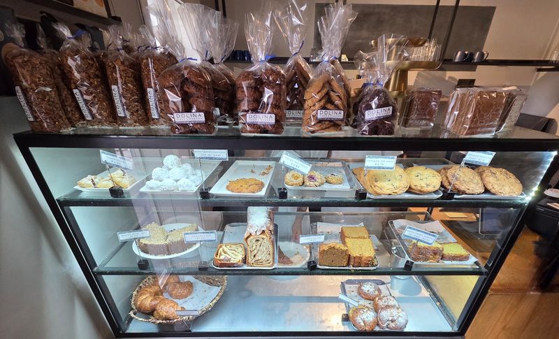 Dolina Bakery & Cafe 